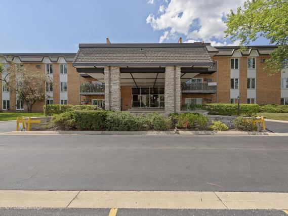 4248 Saratoga Ave. #104, Downers Grove, IL 60515