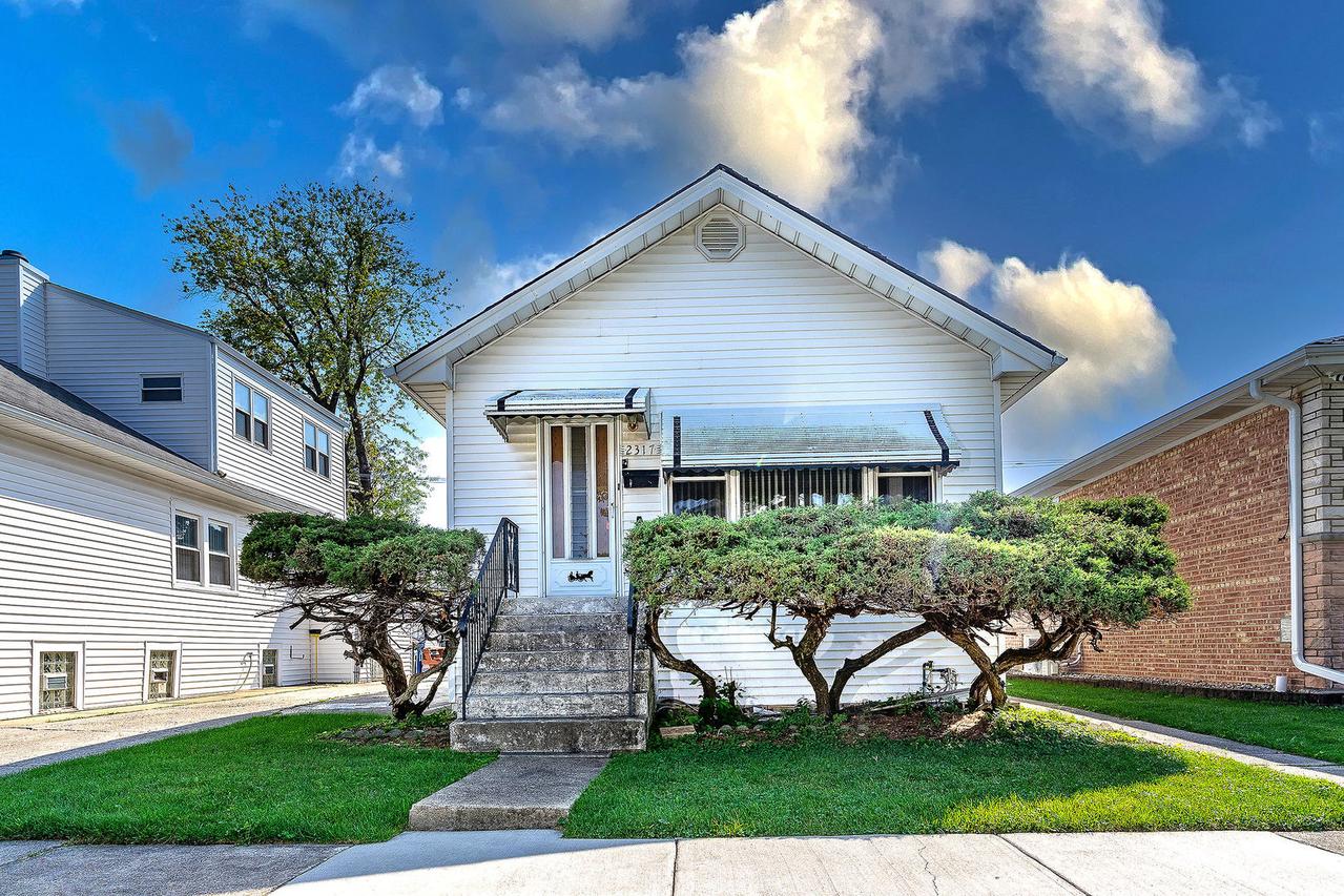 2317 N 76th Ct., Elmwood Park, IL 60707