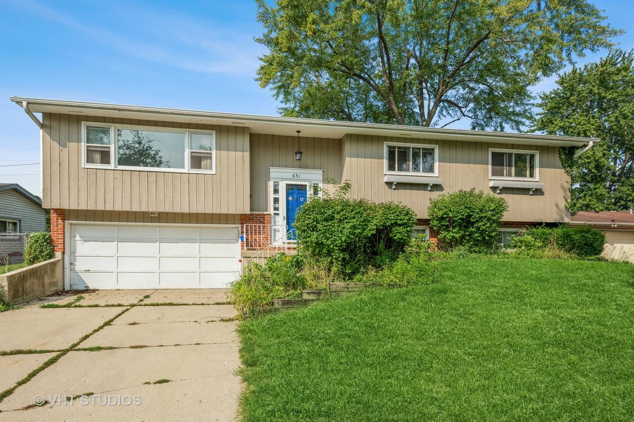 631 Tanglewood Dr., Streamwood, IL 60107