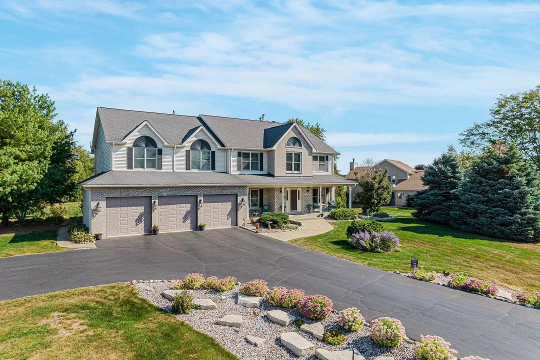 40W598 Prairie Crossing, Elgin, IL 60124