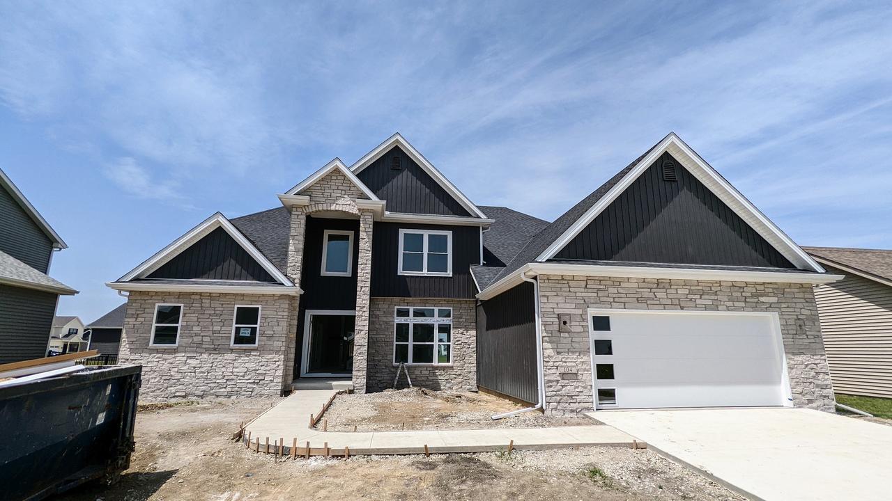 104 Astoria Dr., Savoy, IL 61874
