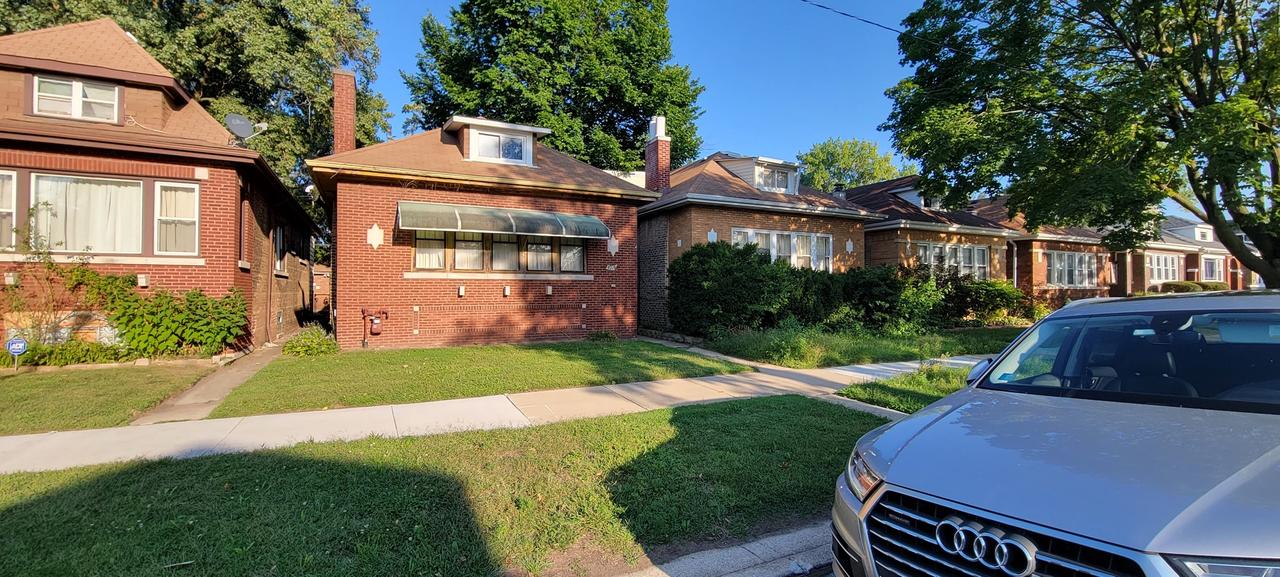 8219 S Kenwood Ave., Chicago, IL 60619