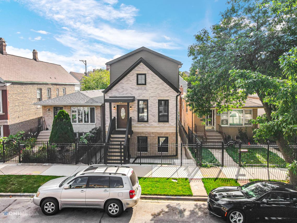 3743 S Hermitage Ave., Chicago, IL 60609