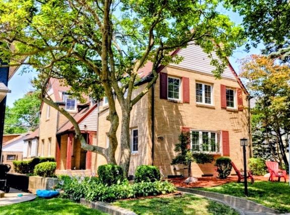 10506 S Hoyne Ave., Chicago, IL 60643