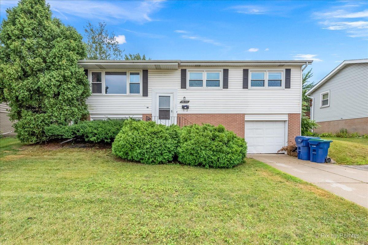 8836 Oakwood Dr., Hickory Hills, IL 60457