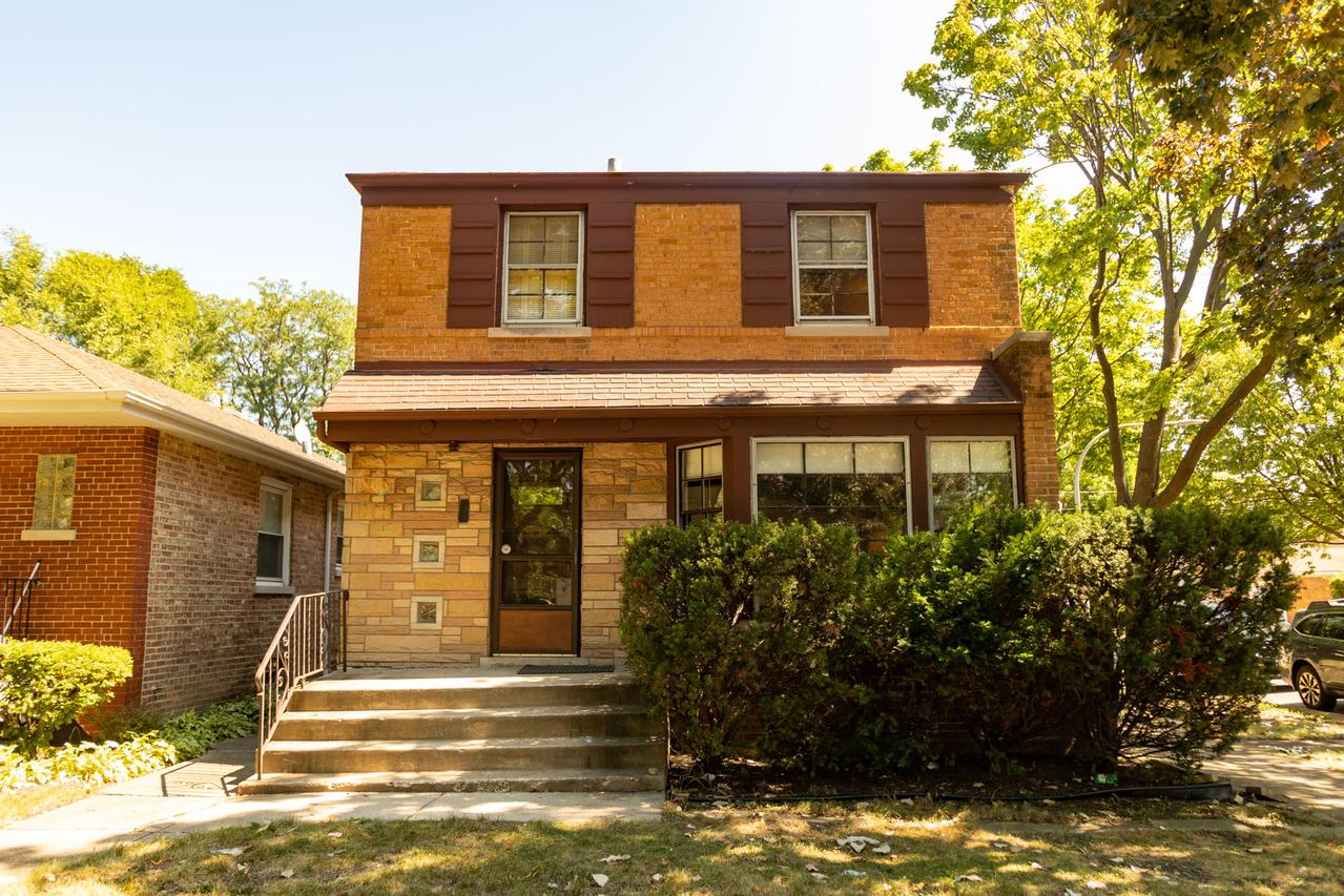 6701 N Sacramento Ave., Chicago, IL 60645