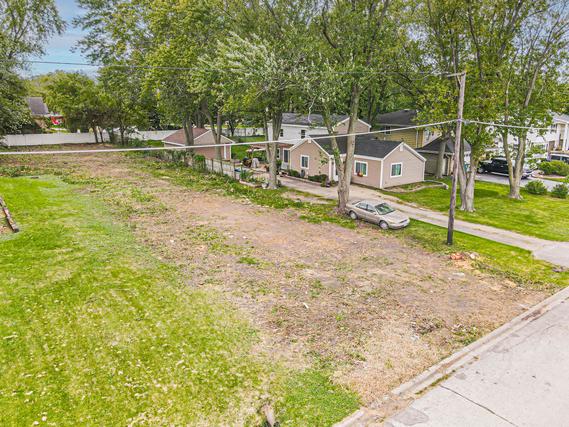 437 E Lorraine Ave., Addison, IL 60101