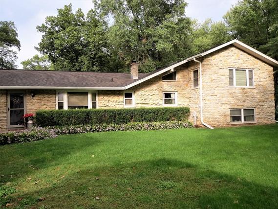 2086 Grand Detour Rd., Dixon, IL 61021