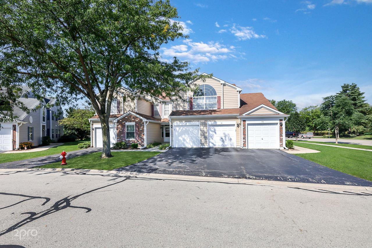 8 Polk Ct. #B, Streamwood, IL 60107