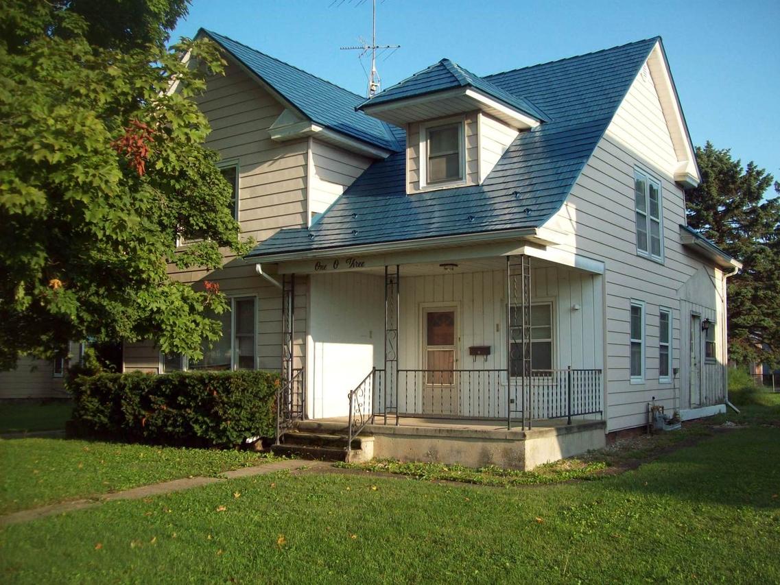 103 Red Oak Rd., Walnut, IL 61376