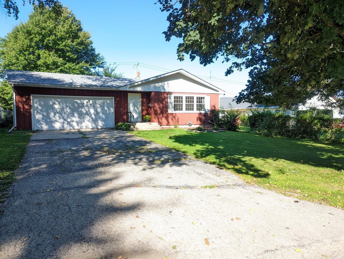 1446 S Demeter Dr., Freeport, IL 61032