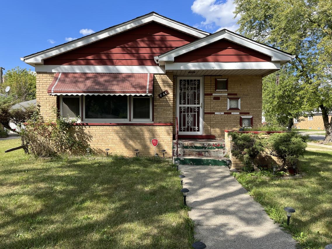 644 E 155th Pl., Phoenix, IL 60426