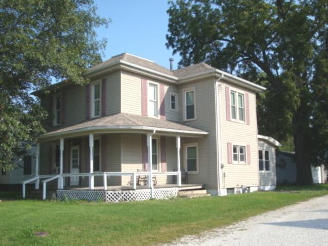 301 E Garfield Ave., Cissna Park, IL 60924