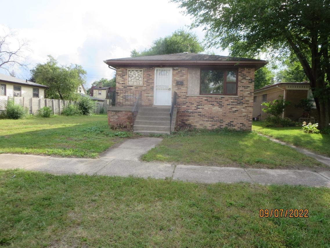 801 Mackinaw Ave., Calumet City, IL 60409