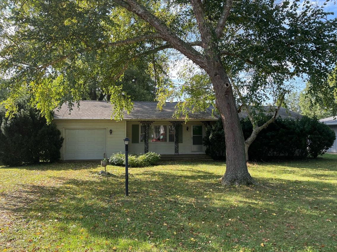 7 Hancock Dr., Villa Grove, IL 61956