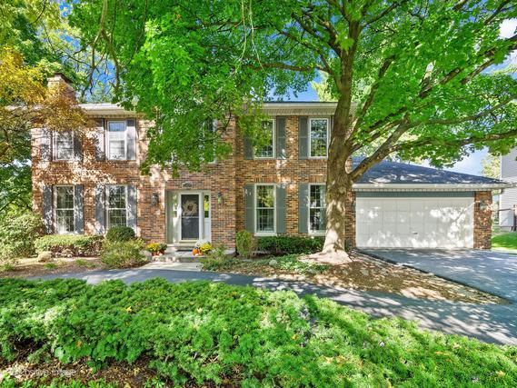 1091 Brighton Dr., Wheaton, IL 60189