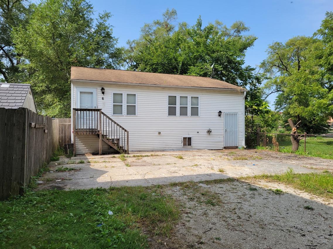 6 S 20th Ave., Maywood, IL 60153