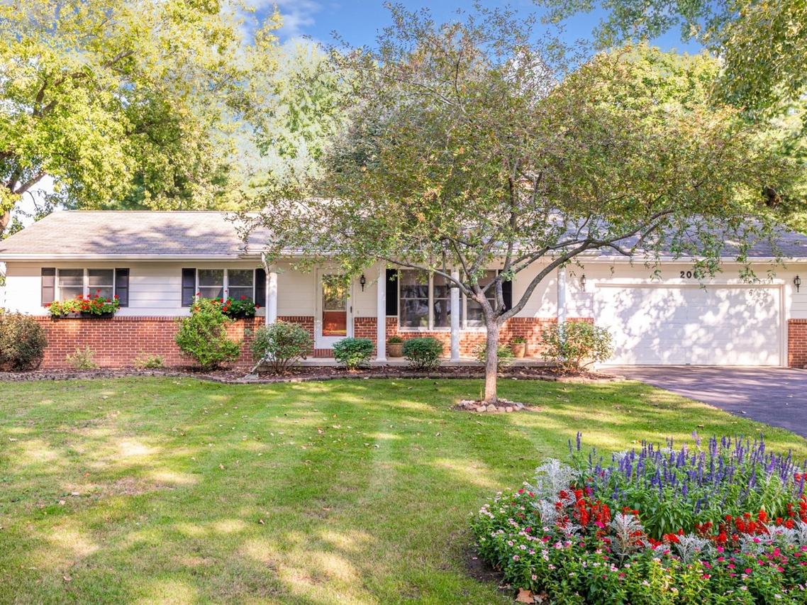 206 N Hiawatha St., Shabbona, IL 60550