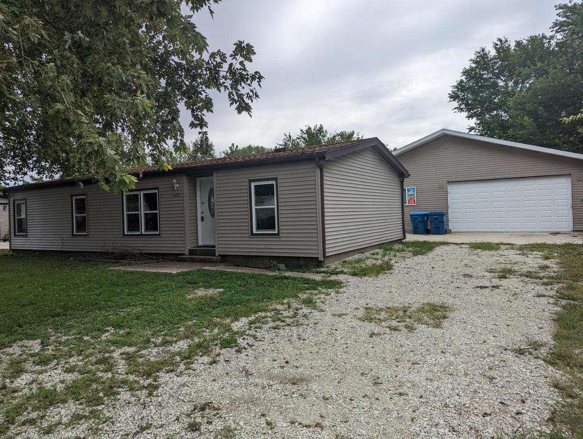 603 W Meyer St., Thomasboro, IL 61878