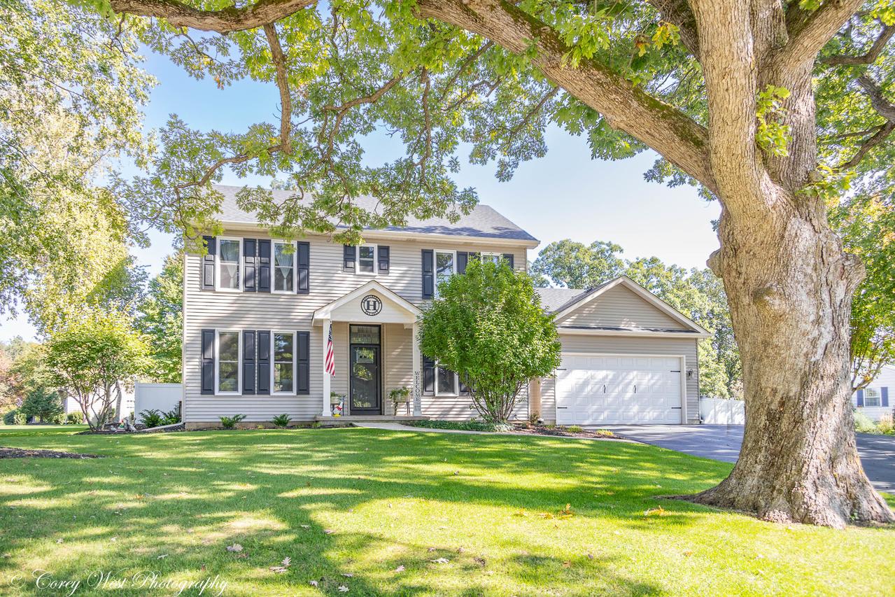 11934 Ellwood Greens Rd., Genoa, IL 60135