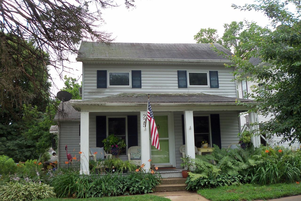 725 W Ordway St., Freeport, IL 61032