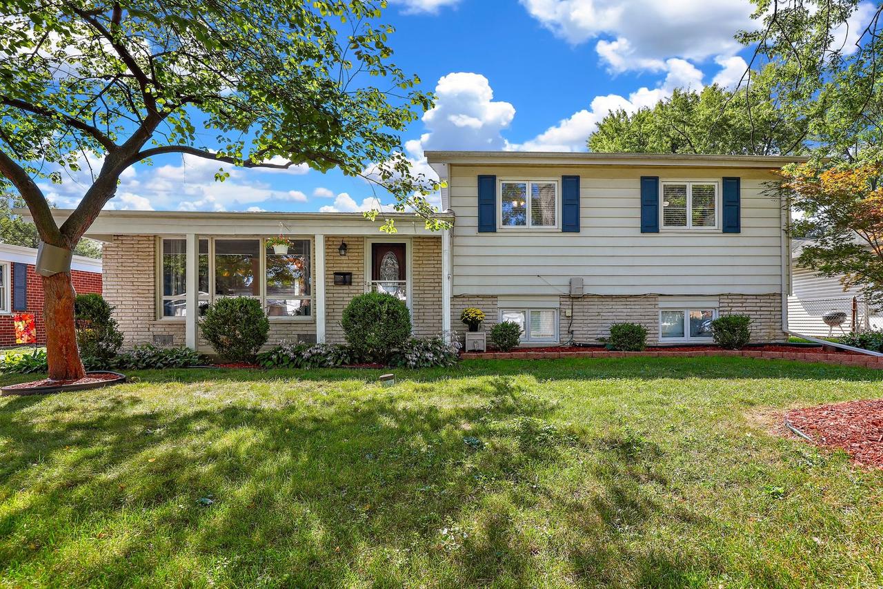 2341 Clyde Ter., Homewood, IL 60430