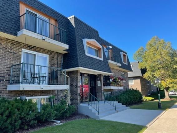 3220 Sanders Rd. #3D, Northbrook, IL 60062
