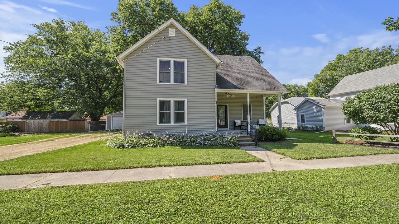 605 Monroe St., Oregon, IL 61061