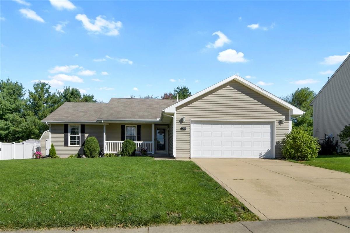 1704 Magnolia Dr., St. Joseph, IL 61873