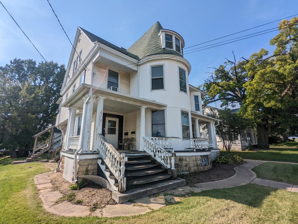 436 N West Ave., Freeport, IL 61032