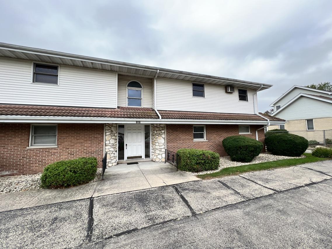 101 Sean Dr. #8, Morris, IL 60450