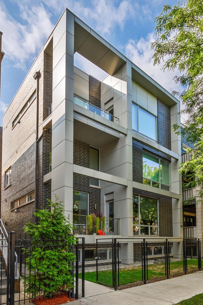 2912 N Damen Ave. #1W, Chicago, IL 60618