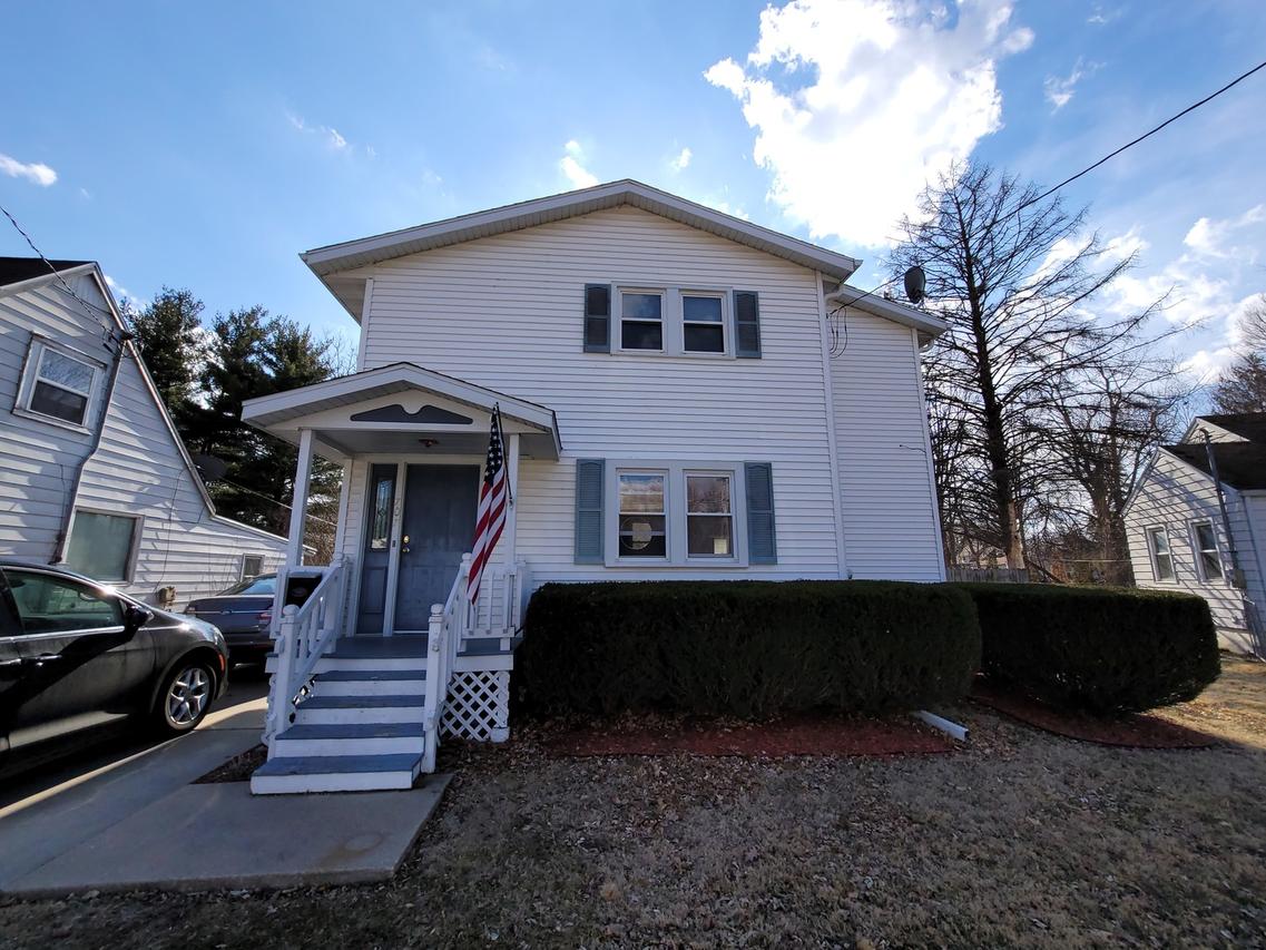 707 12th Ave., Sterling, IL 61081