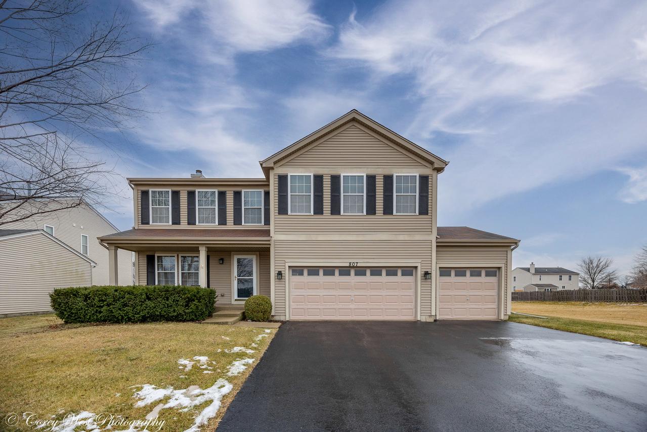 807 Kennedy St., Waterman, IL 60556