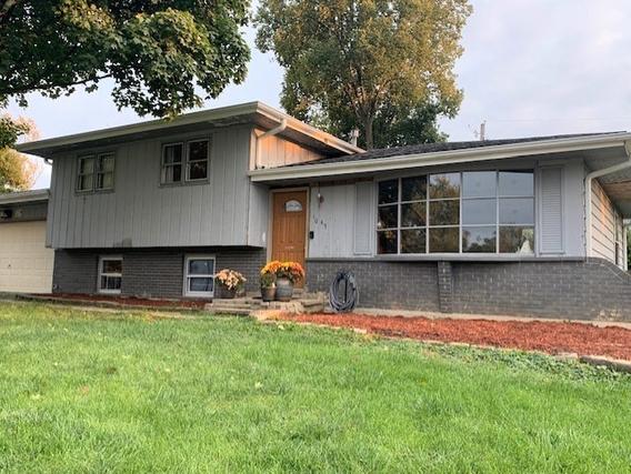 1045 Norfolk St., Downers Grove, IL 60516