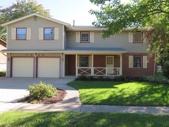 1225 Blackhawk Dr., Elgin, IL 60120