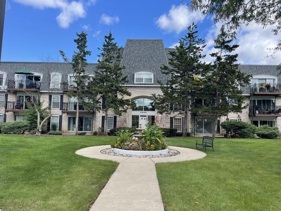 5200 Carriageway Dr. #115, Rolling Meadows, IL 60008
