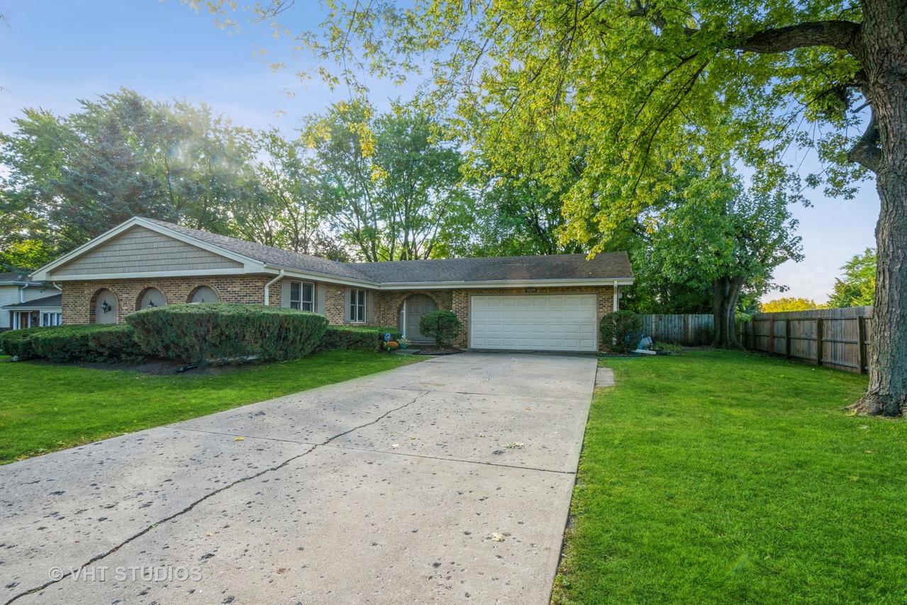 1129 W Golf Rd., Libertyville, IL 60048