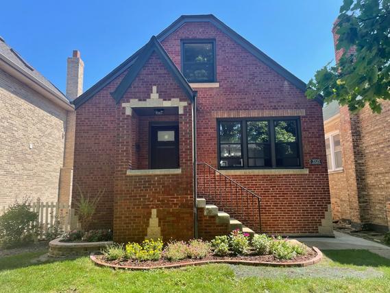 5525 S Newland Ave., Chicago, IL 60638