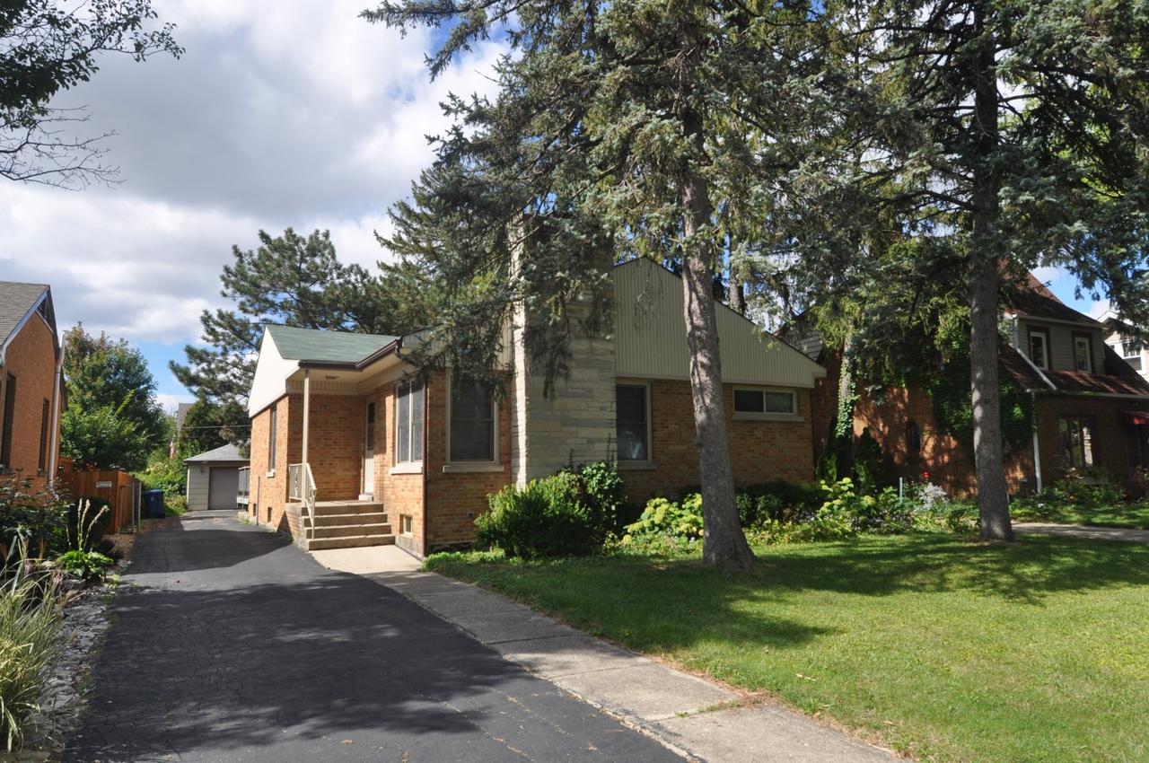 304 N Walnut St., Elmhurst, IL 60126