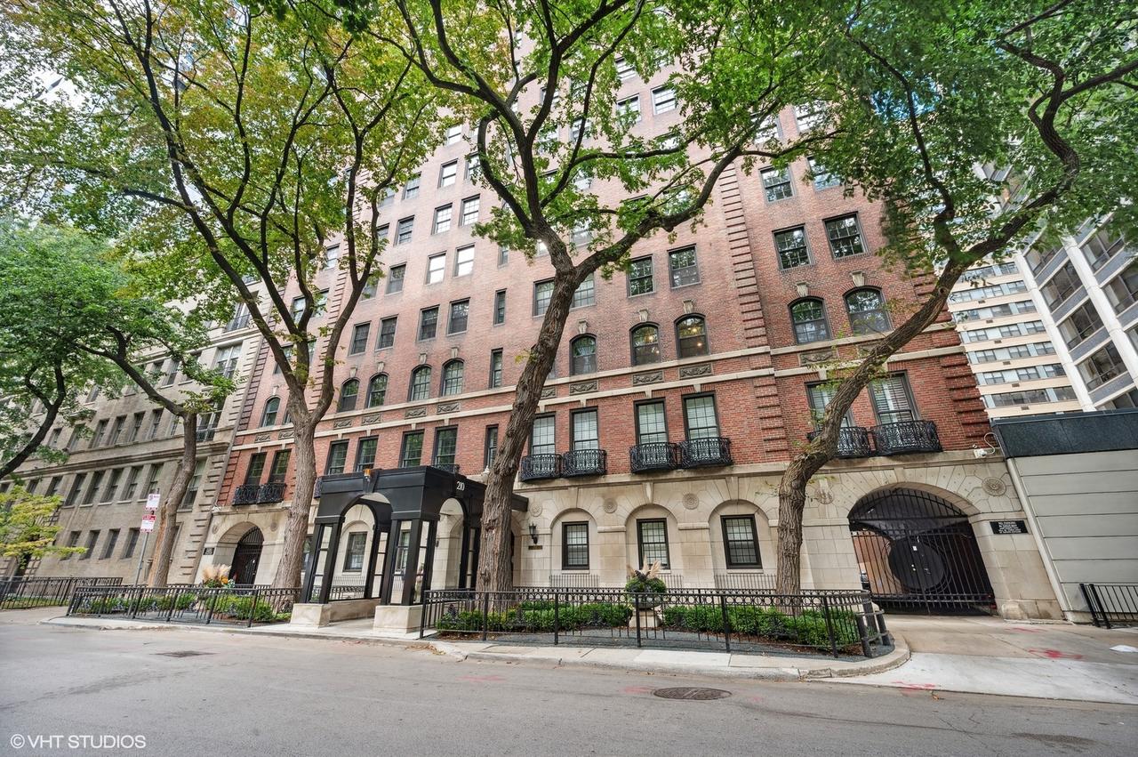 210 E Pearson St. #2A, Chicago, IL 60611