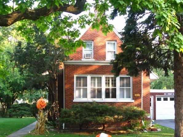1914 Evergreen Rd., Homewood, IL 60430