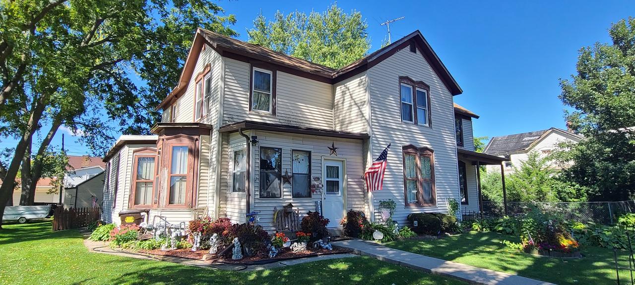 204 S 2nd Ave., Forreston, IL 61030