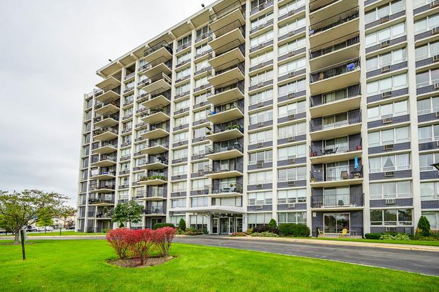 8815 W Golf Rd. #8F, Niles, IL 60714