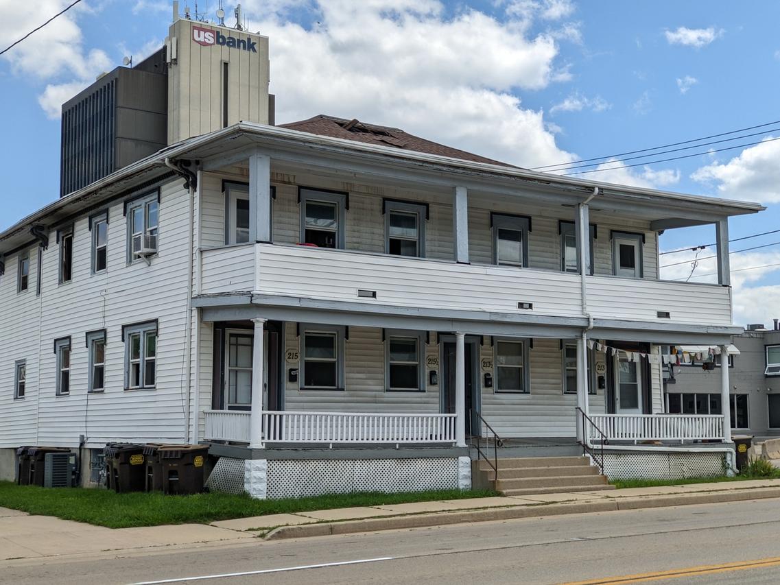 213-215 N Galena Ave., Freeport, IL 61032