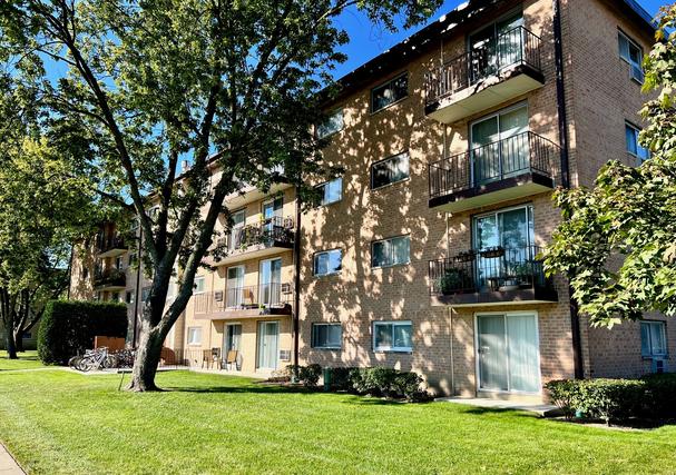 1019 N Boxwood Dr. #210, Mount Prospect, IL 60056