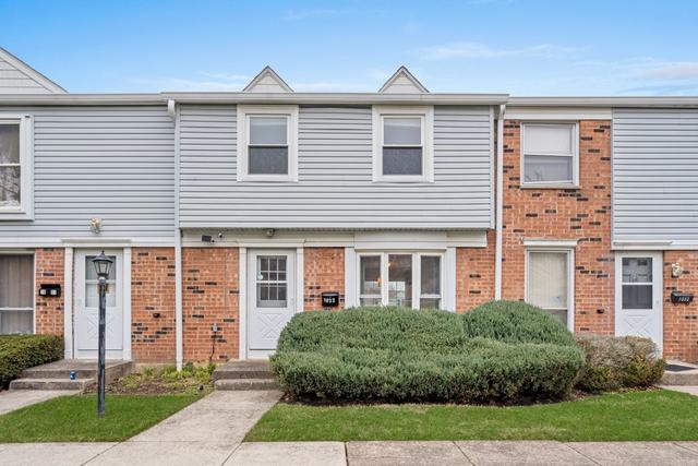 1032 Ashton Ct., Streamwood, IL 60107