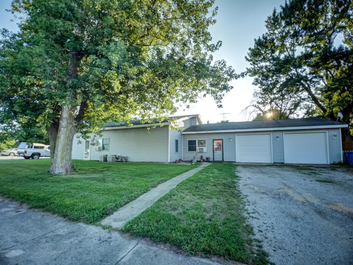 104 W Main St., Martinton, IL 60951