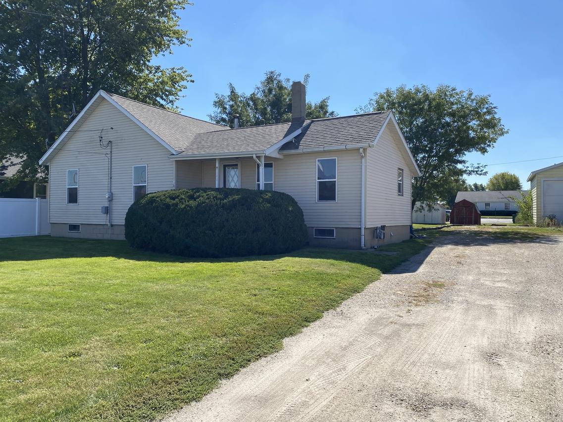 120 Il Highway 71, Standard, IL 61363