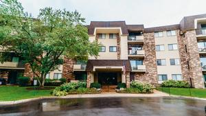 3350 N Carriageway Dr. #405, Arlington Heights, IL 60004